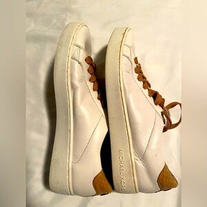 Michael Kors Women’s Shoes Size 6.5 White Leather W  Snake Skin Embossed Heel